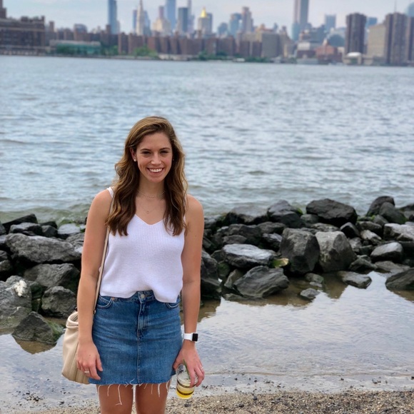 Meet your Posher, Julia - Picture 1 of 1